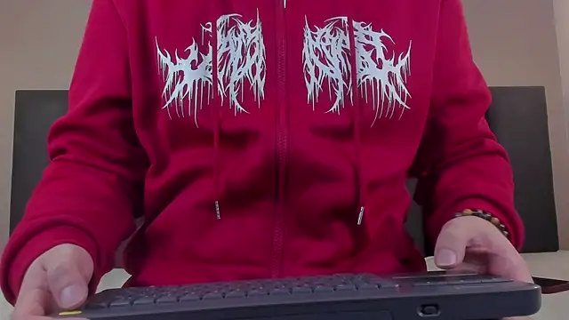 Snapshot of LiamThunder05_ chatting on November 2025 03:12:01 AM LiamThunder05 online show from November 2025 03:12:01 AM