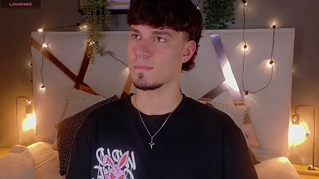 Snapshot of LiamThunder05_ chatting on November 2025 08:07:02 PM LiamThunder05 online show from November 2025 08:07:02 PM