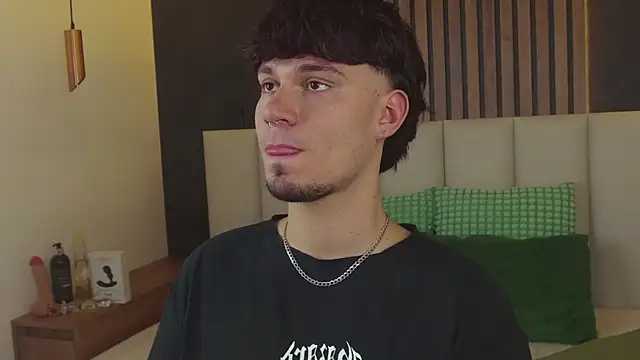 Snapshot of LiamThunder05_ chatting on December 2025 08:04:02 PM LiamThunder05 online show from December 2025 08:04:02 PM