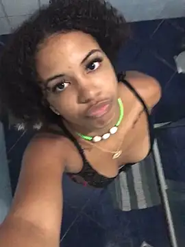 Snapshot of Lorennapires chatting on October 2025 01:07:02 AM Lorennapires online show from October 2025 01:07:02 AM