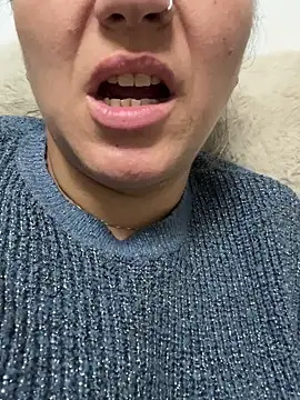 Daiana Andra online show from October 2025 10:12:02 PM