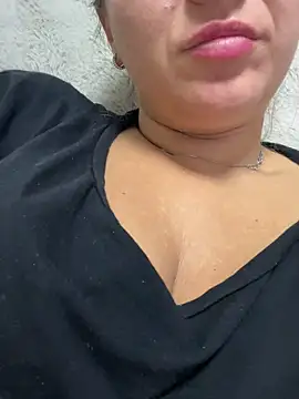 Daiana Andra online show from October 2025 10:21:02 PM