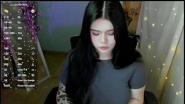 Mona Esty online show from April 2026 01:46:02 PM