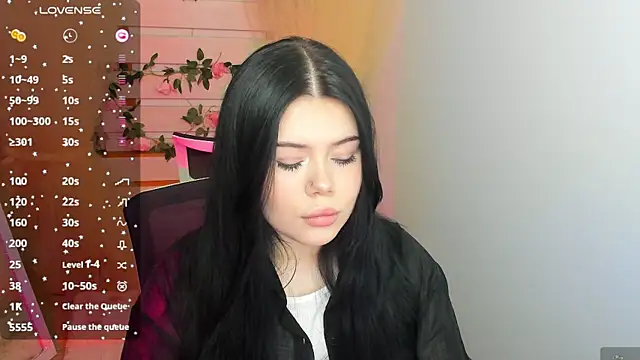 Mona Esty online show from May 2026 06:19:02 AM