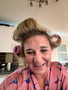 Snapshot of MimiMaee chatting on October 2025 01:59:02 PM MimiMaee online show from October 2025 01:59:02 PM