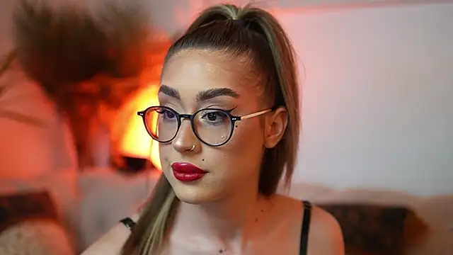 AileenKiss online show from April 2026 08:47:01 PM