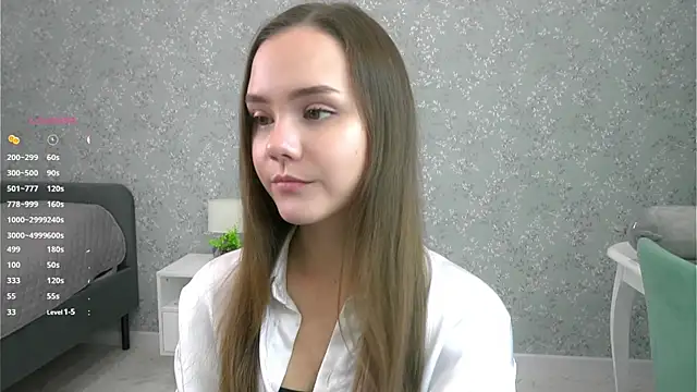 Snapshot of SweetSaraPie chatting on October 2025 06:57:02 PM SweetSaraPie online show from October 2025 06:57:02 PM