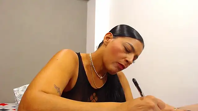 Snapshot of SamyBigTitis chatting on October 2025 12:19:01 AM SamyBigTitis online show from October 2025 12:19:01 AM