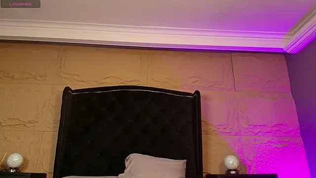 Snapshot of naomi_hill1 chatting on October 2025 09:03:02 PM naomi hill1 online show from October 2025 09:03:02 PM