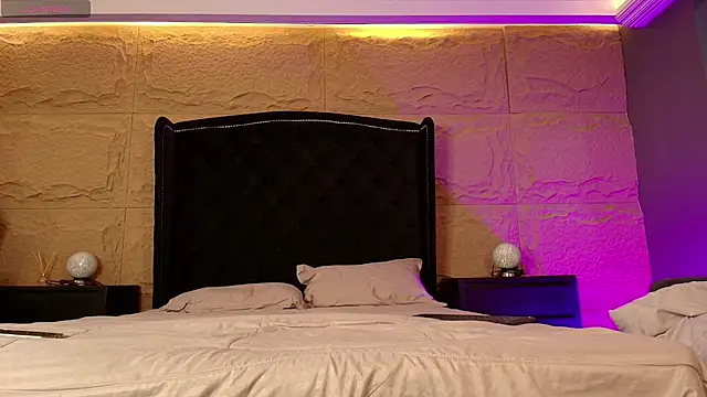 Snapshot of naomi_hill1 chatting on October 2025 08:32:02 PM naomi hill1 online show from October 2025 08:32:02 PM