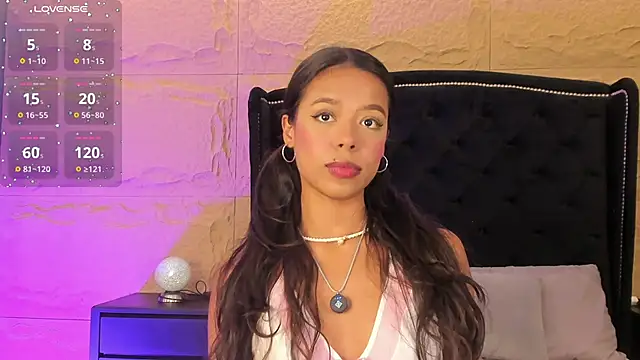 Snapshot of naomi_hill1 chatting on November 2025 09:47:01 PM naomi hill1 online show from November 2025 09:47:01 PM