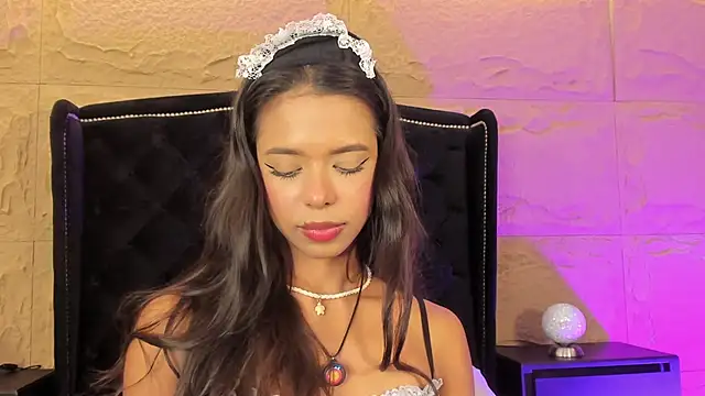 Snapshot of naomi_hill1 chatting on December 2025 10:18:02 PM naomi hill1 online show from December 2025 10:18:02 PM