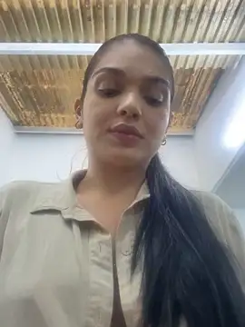 Snapshot of catalina_garciaa chatting on November 2025 06:41:02 PM catalina garciaa online show from November 2025 06:41:02 PM