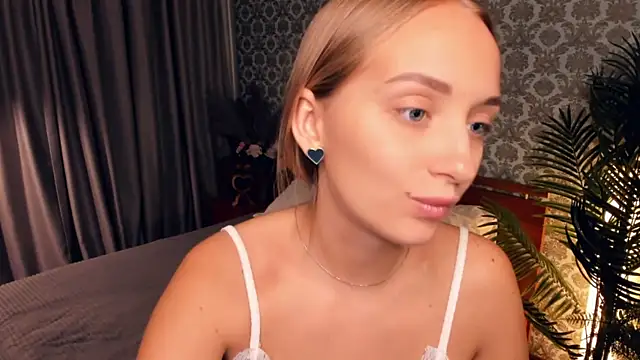 Snapshot of MikeDreese chatting on November 2025 08:34:02 AM MikeDreese online show from November 2025 08:34:02 AM