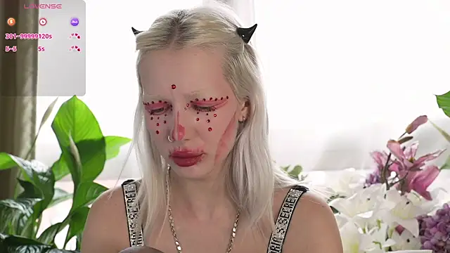 Snapshot of RanyThomson chatting on October 2025 07:55:02 AM RanyThomson online show from October 2025 07:55:02 AM