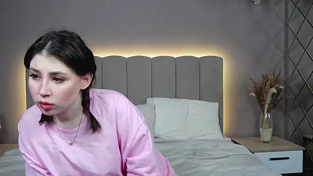 DianaMello online show from October 2025 04:02:01 AM