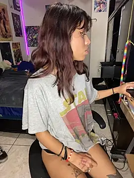 Freyaa sama online show from October 2025 04:01:01 AM