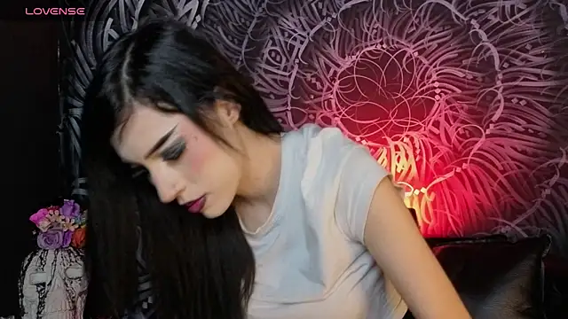 Snapshot of dahlia_darkwood chatting on February 2026 10:11:01 PM dahlia darkwood online show from February 2026 10:11:01 PM