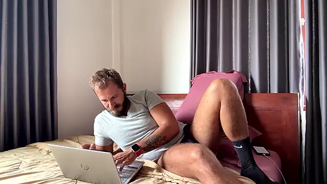 Snapshot of mrmaxiy chatting on January 2026 05:21:01 AM mrmaxiy online show from January 2026 05:21:01 AM