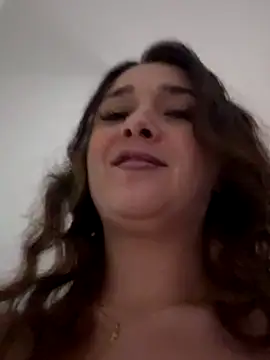 Snapshot of MayaVonDe chatting on November 2025 04:03:01 PM MayaVonDe online show from November 2025 04:03:01 PM