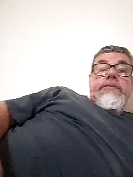 Snapshot of bozocwb chatting on October 2025 03:18:02 PM bozocwb online show from October 2025 03:18:02 PM