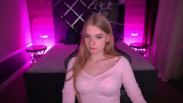 ViviAnneD online show from October 2025 07:47:01 PM