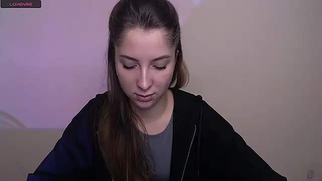 Snapshot of _OlivkaSexy chatting on October 2025 11:51:02 AM OlivkaSexy online show from October 2025 11:51:02 AM