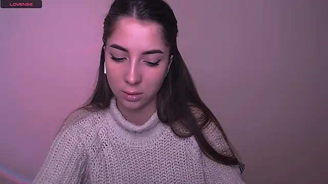 Snapshot of _OlivkaSexy chatting on November 2025 08:17:01 AM OlivkaSexy online show from November 2025 08:17:01 AM