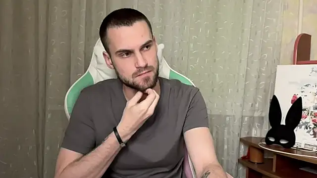 Snapshot of Iveraan chatting on October 2025 07:48:01 PM Iveraan online show from October 2025 07:48:01 PM