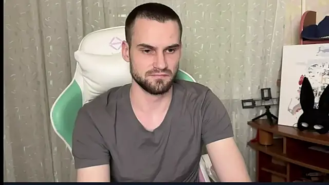 Snapshot of Iveraan chatting on October 2025 08:31:01 PM Iveraan online show from October 2025 08:31:01 PM