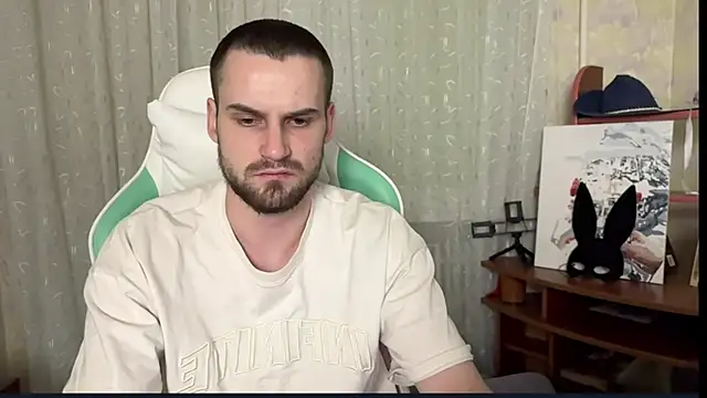 Snapshot of Iveraan chatting on November 2025 09:06:02 PM Iveraan online show from November 2025 09:06:02 PM