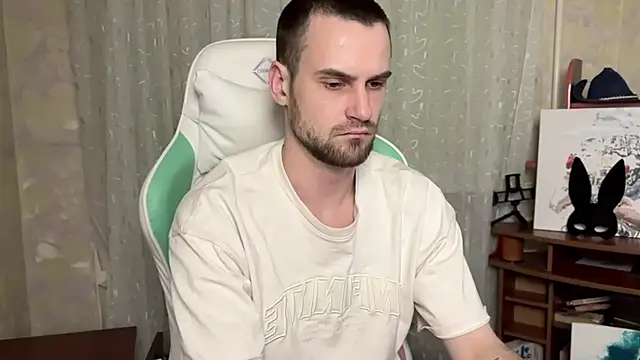 Snapshot of Iveraan chatting on November 2025 06:32:01 PM Iveraan online show from November 2025 06:32:01 PM