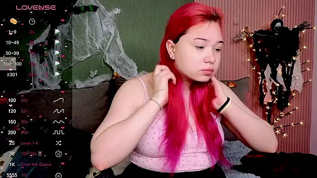 Klee Love online show from November 2025 04:14:01 AM