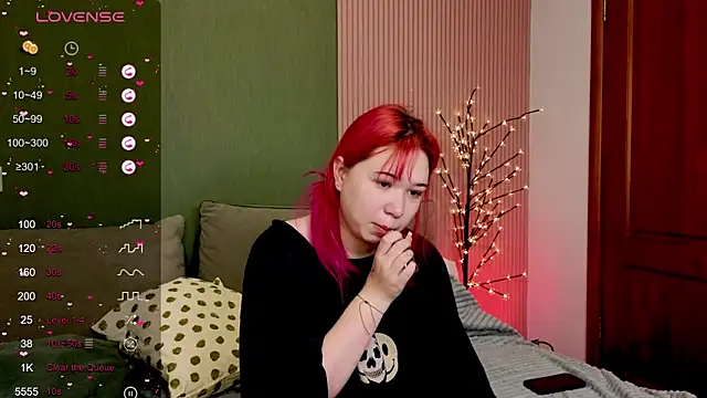 Klee Love online show from November 2025 04:34:01 AM