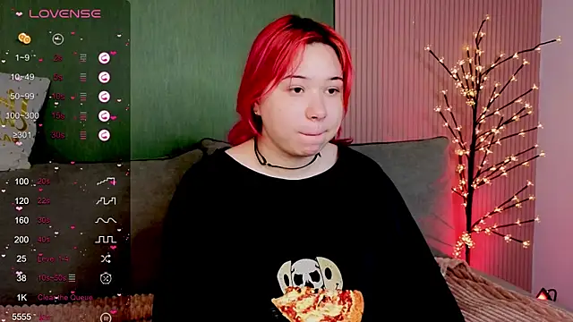 Klee Love online show from November 2025 06:33:02 AM