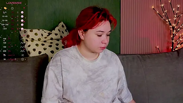 Klee Love online show from November 2025 04:21:01 AM