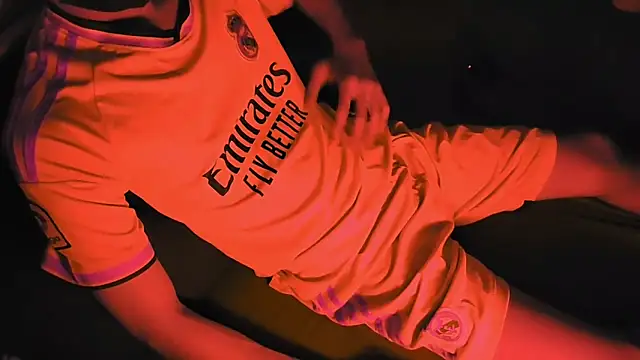 Laine2kx online show from October 2025 04:22:01 PM