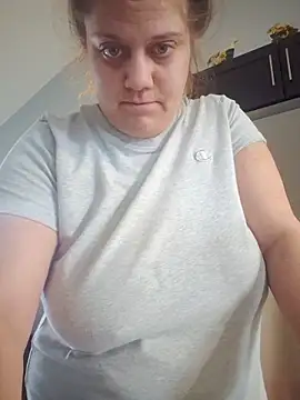 Snapshot of october1992xx chatting on October 2025 12:30:01 PM october1992xx online show from October 2025 12:30:01 PM