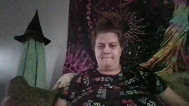 Snapshot of october1992xx chatting on October 2025 12:29:01 PM october1992xx online show from October 2025 12:29:01 PM