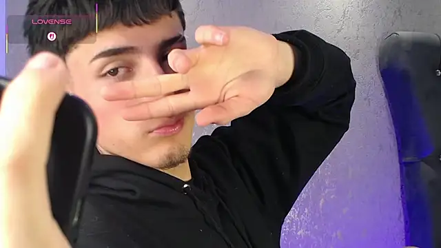 Snapshot of MateoMitchell chatting on December 2025 03:44:01 AM MateoMitchell online show from December 2025 03:44:01 AM