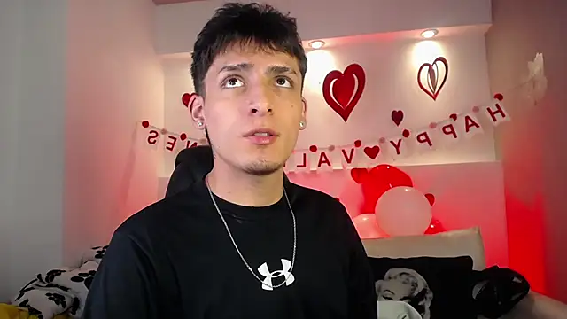 Snapshot of MateoMitchell chatting on February 2026 04:09:01 AM MateoMitchell online show from February 2026 04:09:01 AM