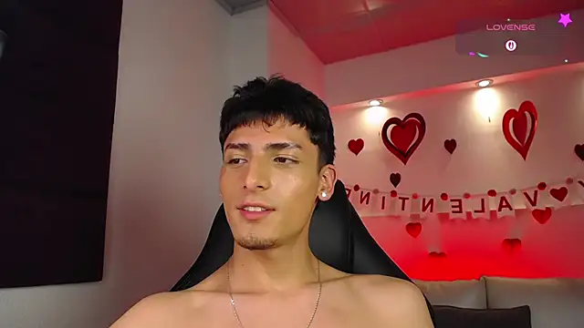 Snapshot of MateoMitchell chatting on February 2026 06:26:01 AM MateoMitchell online show from February 2026 06:26:01 AM