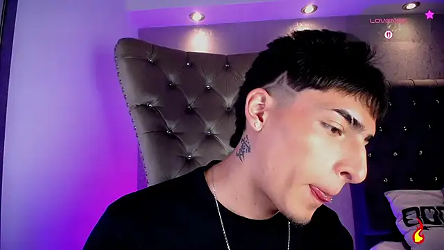 Snapshot of MateoMitchell chatting on February 2026 04:33:02 AM MateoMitchell online show from February 2026 04:33:02 AM