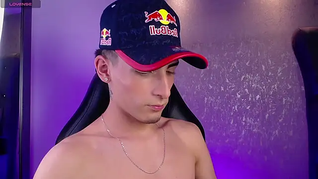 Snapshot of MateoMitchell chatting on March 2026 04:29:01 AM MateoMitchell online show from March 2026 04:29:01 AM