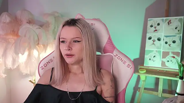 Snapshot of Celeste_eyes0n chatting on November 2025 08:55:01 PM Celeste eyes0n online show from November 2025 08:55:01 PM