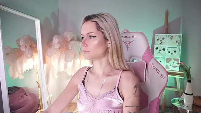 Snapshot of Celeste_eyes0n chatting on November 2025 08:55:01 PM Celeste eyes0n online show from November 2025 08:55:01 PM