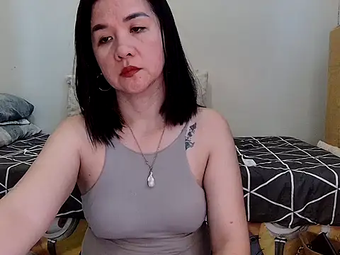 KissHott online show from April 2026 05:05:01 AM
