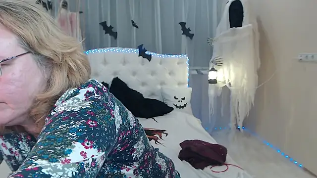 Snapshot of VestaWoody chatting on October 2025 06:27:02 AM VestaWoody online show from October 2025 06:27:02 AM