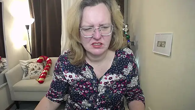 Snapshot of VestaWoody chatting on November 2025 07:34:02 AM VestaWoody online show from November 2025 07:34:02 AM