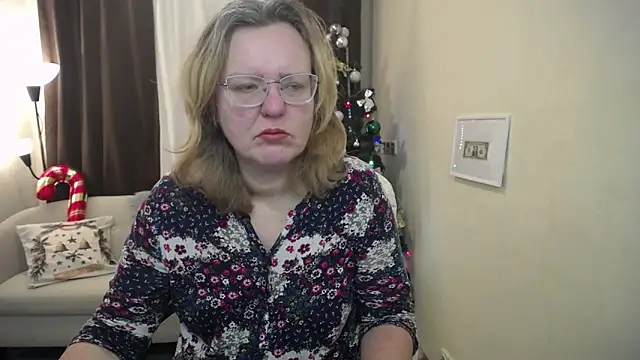 Snapshot of VestaWoody chatting on December 2025 07:17:01 AM VestaWoody online show from December 2025 07:17:01 AM